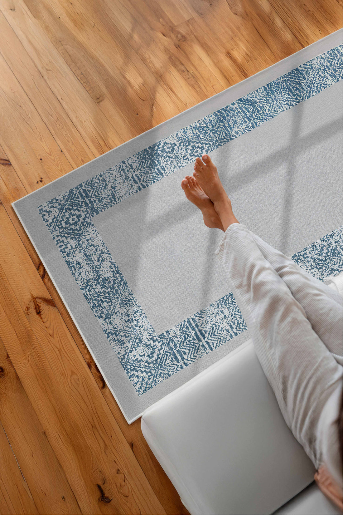 Arte M140-03 - Chenille Rug