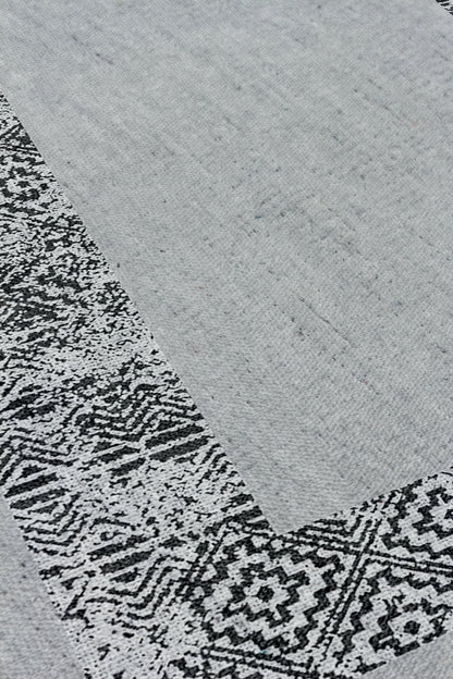 Arte M140 - Chenille Rug