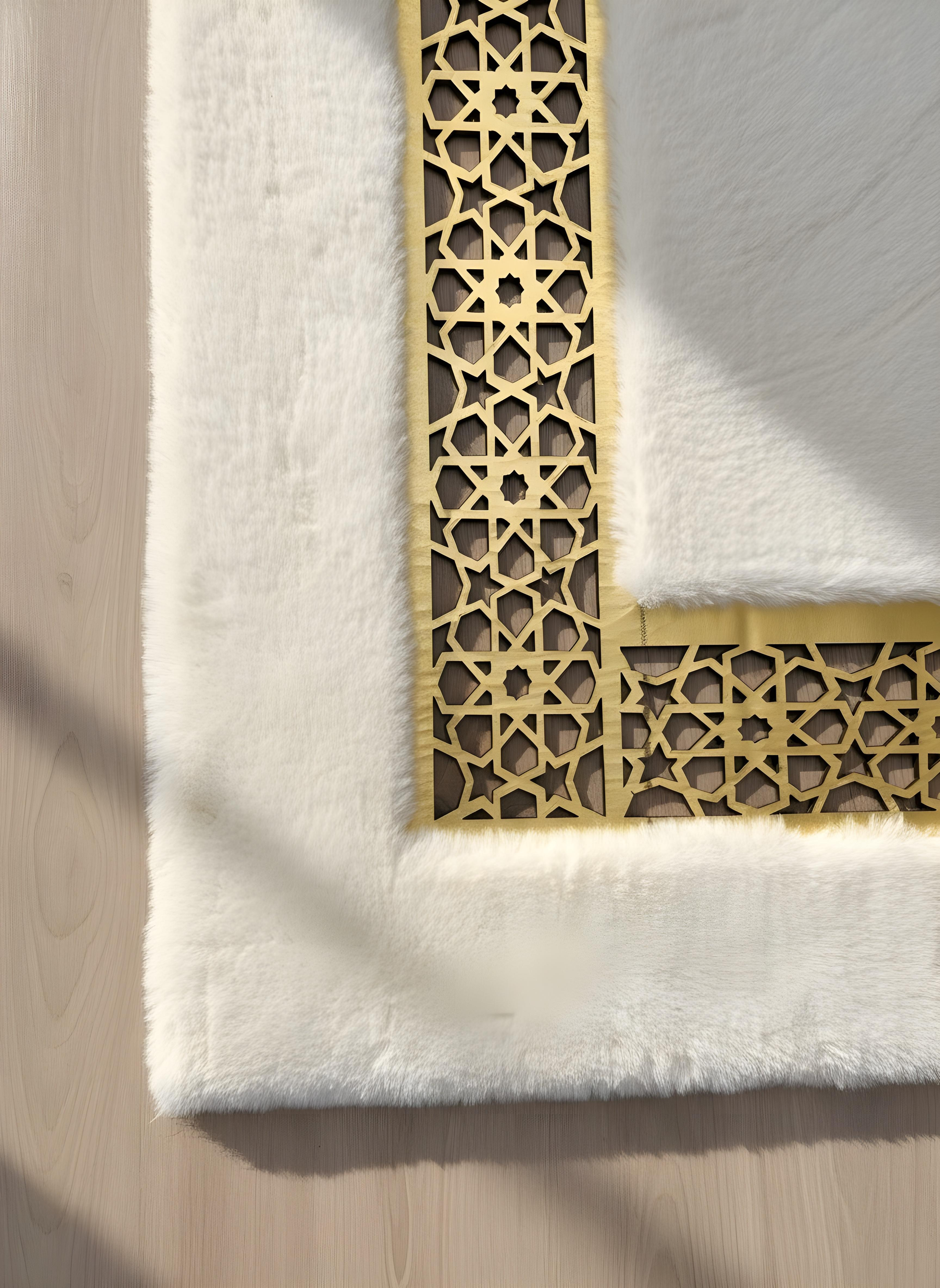 Royal Serisi Pırlanta - El İşçiliği ile Tavşan Post ve Varaklı Deri Dekoratif Halı