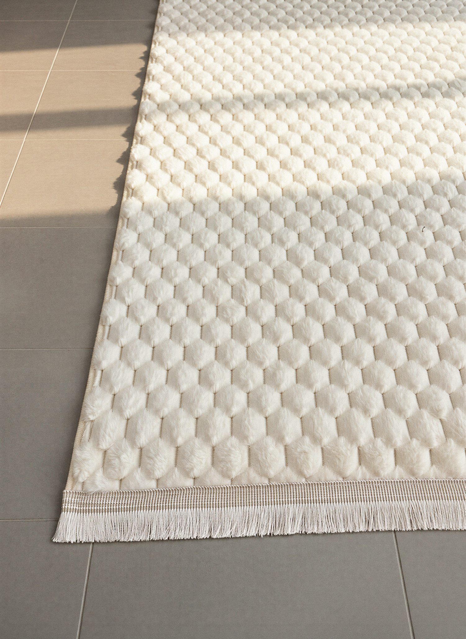 TAVŞAN PETEK KREM - Kaymaz Deri Taban Tavşan Shaggy Yatak Odası Oturma Odası Çocuk Odası Halısı